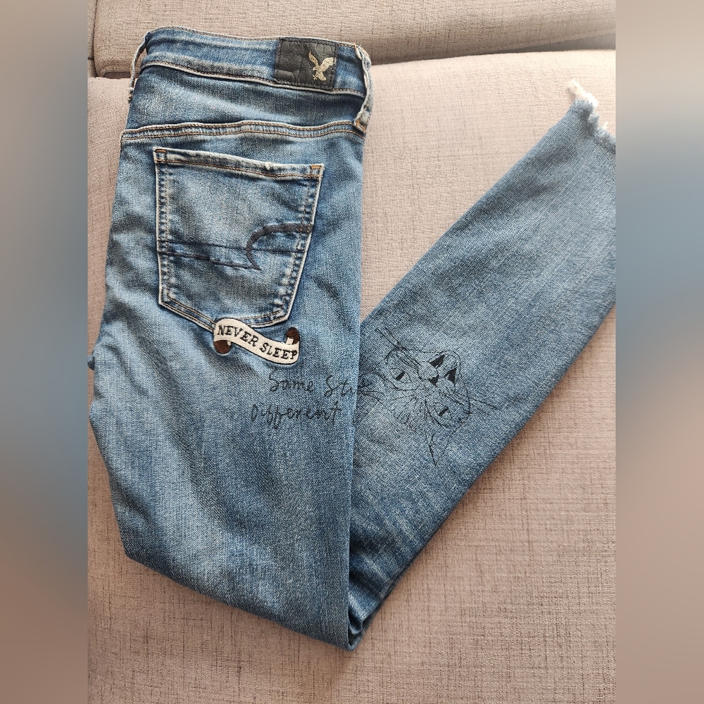 AMERICAN EAGLE SIZE 8 JEGGING Women's Jeans